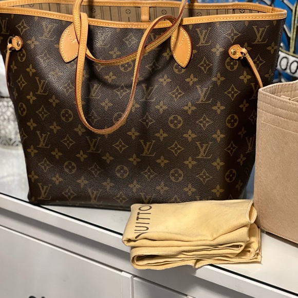 1️⃣4️⃣8️⃣0️⃣Authentic LV Neverfull MM - Picture 2 of 14